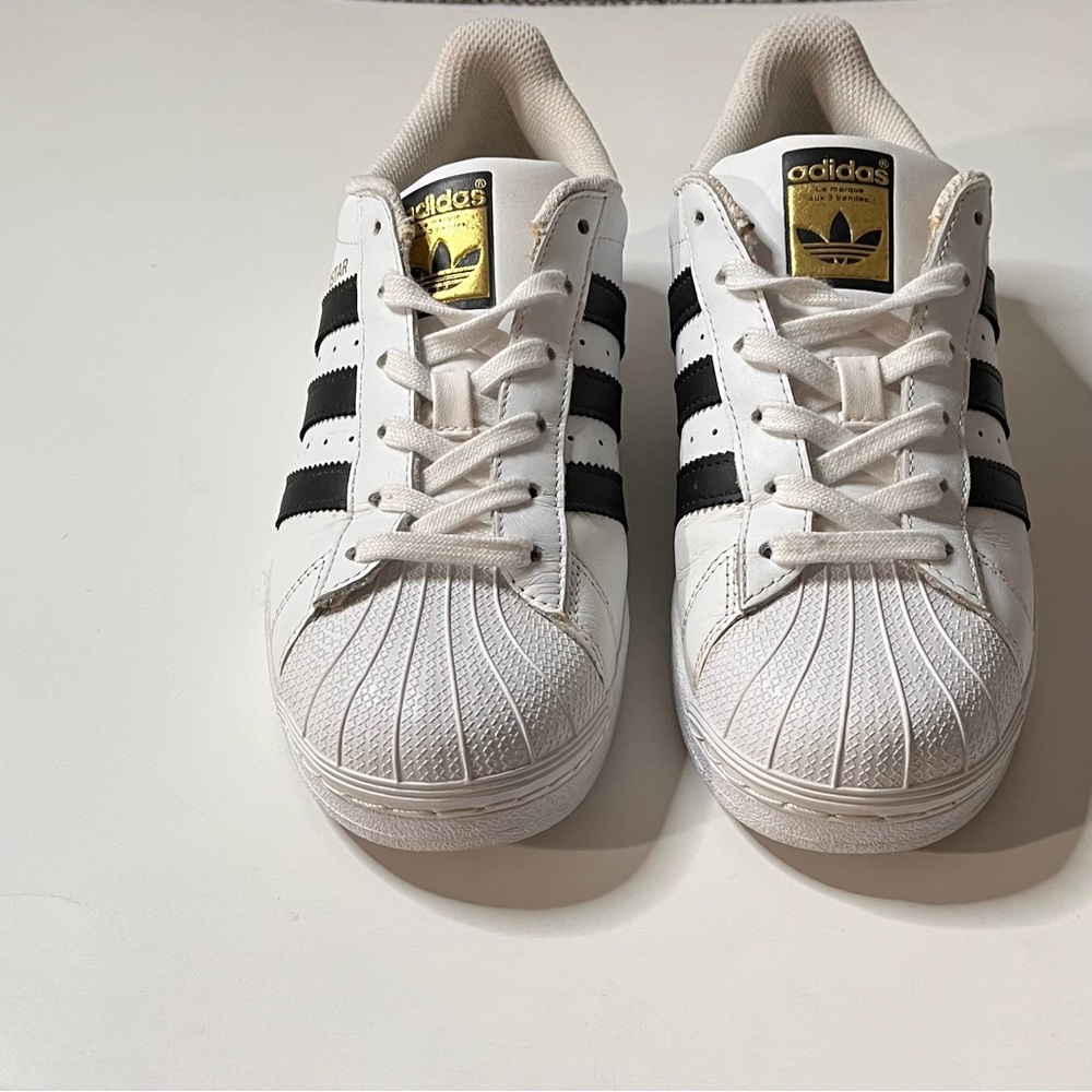 Adidas black and white superstar size 7.5 - Picture 3 of 16